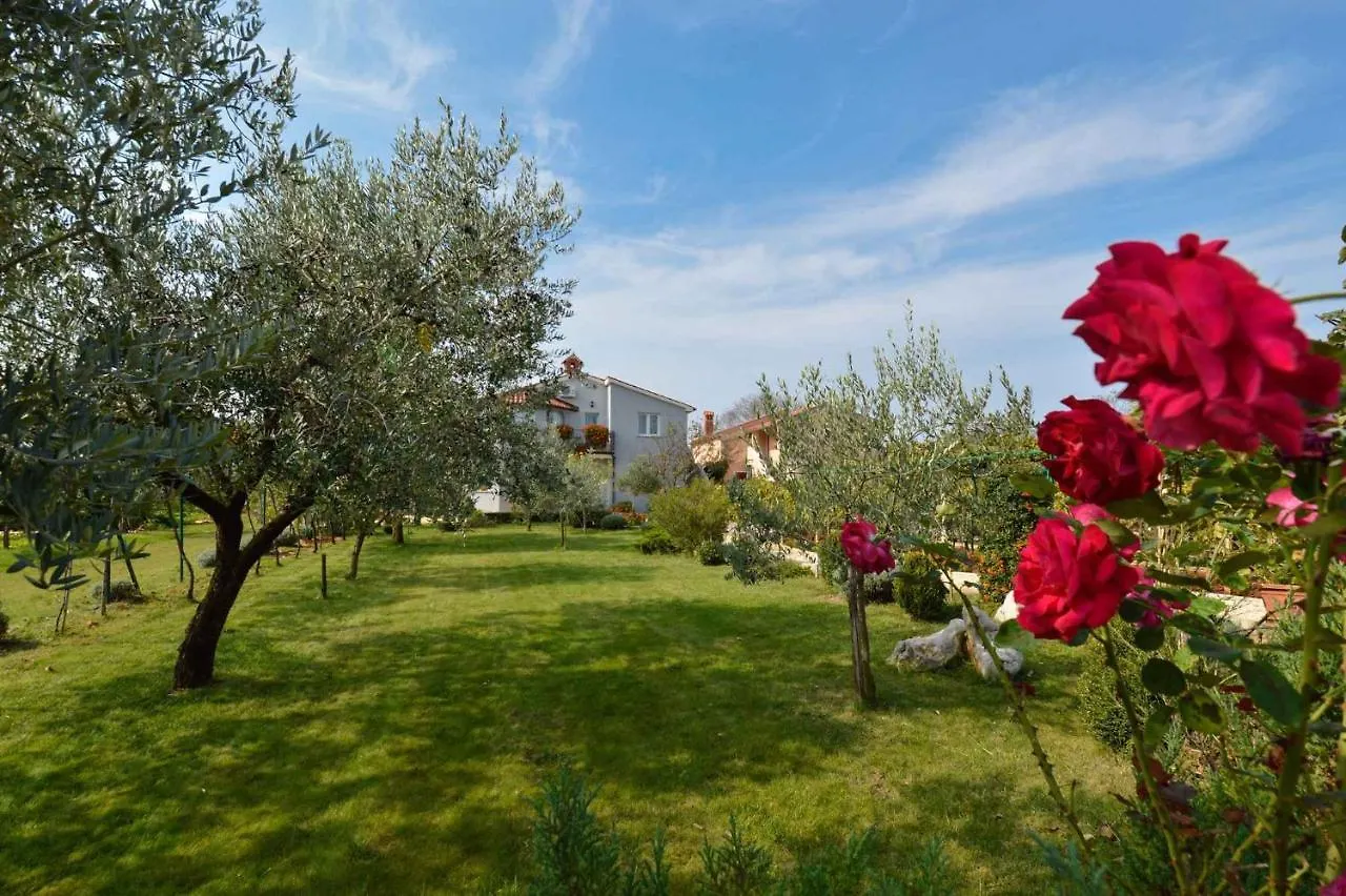 One-Bedroom Apartment Fazana Near Sea 1