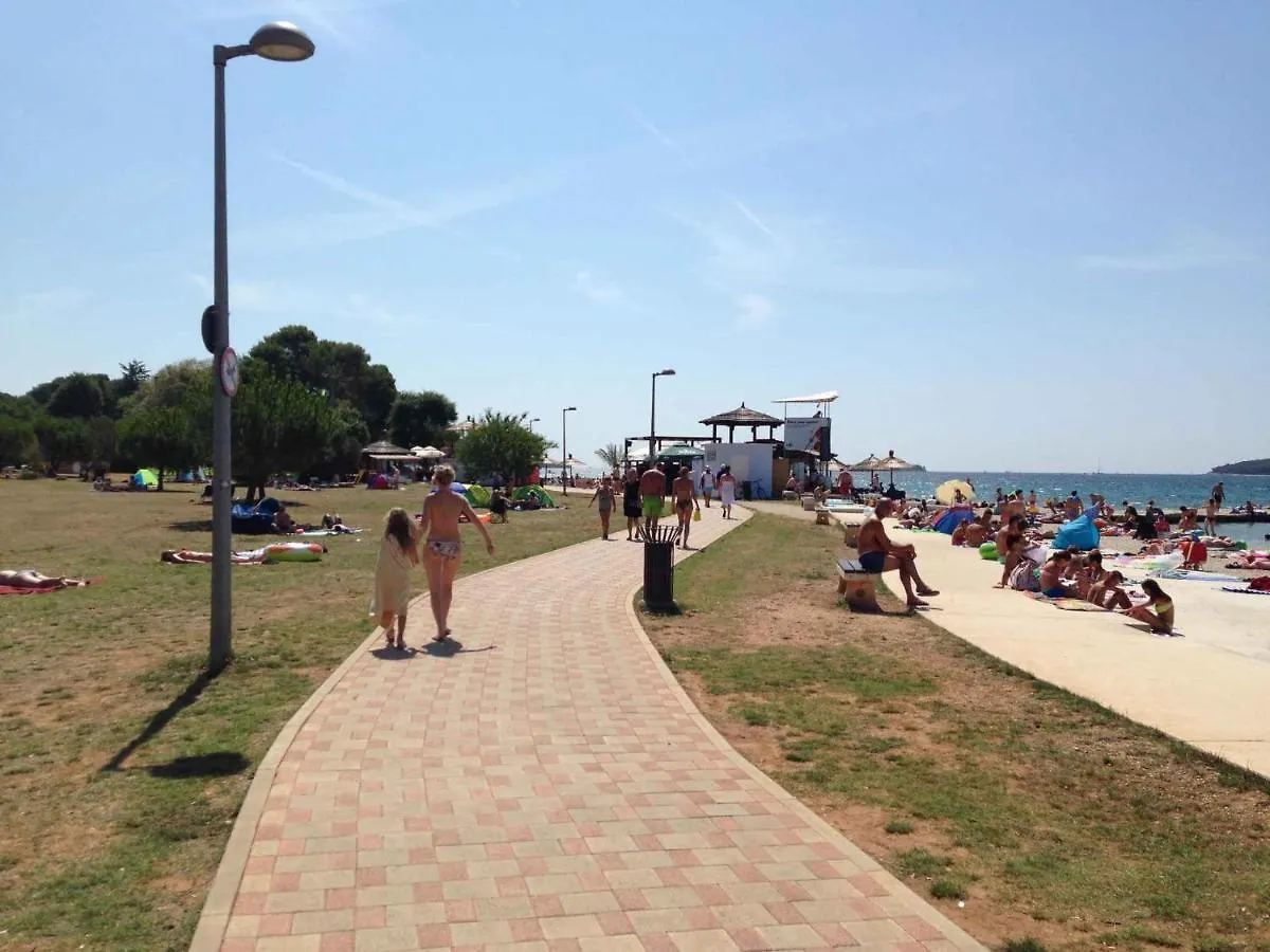 One-Bedroom Apartment Fazana Near Sea 1